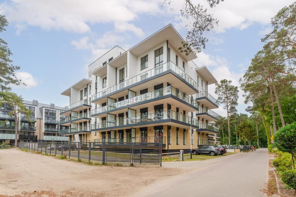 Property building, Neighbourhood, Location, Parking