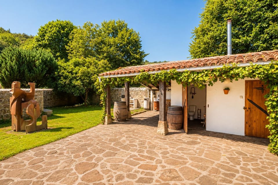 Preciosa y amplia casa con piscina House in Cantabria