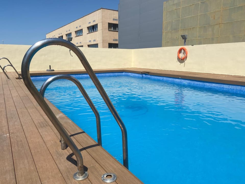 Swimming pool, Swimming pool