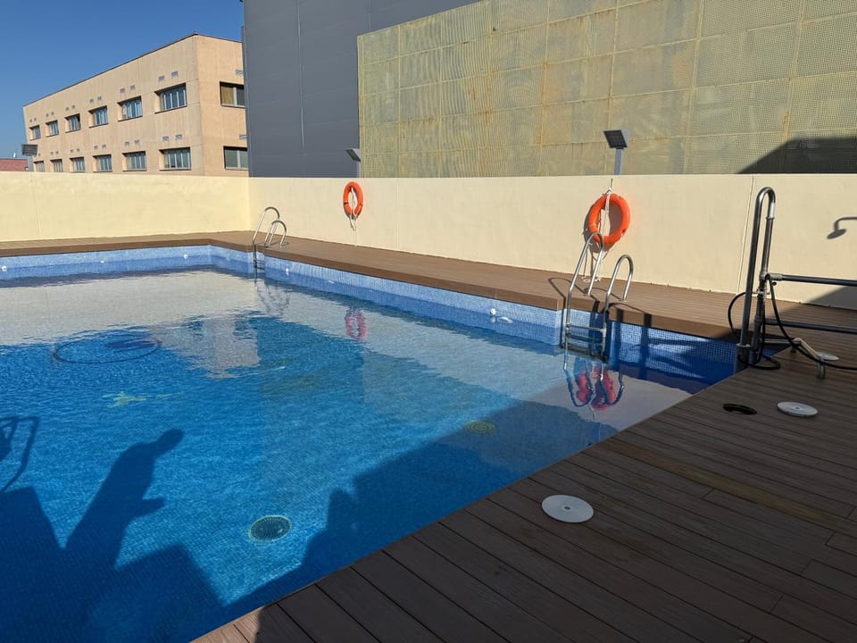 Swimming pool, Swimming pool