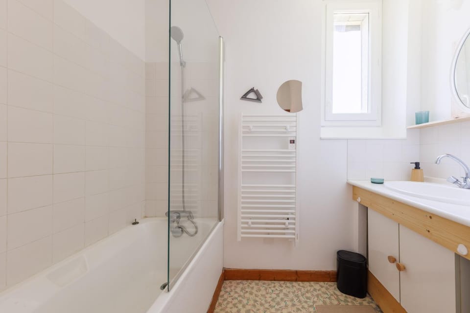 Bathroom, Bath