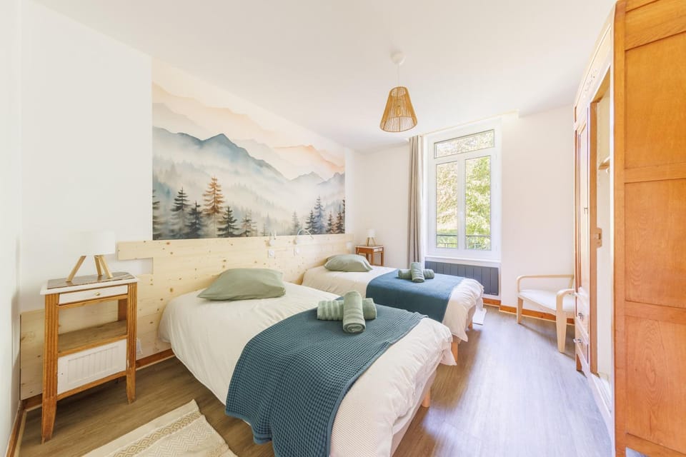 Bed, Bedroom