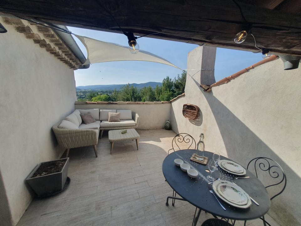 Patio, Day, Natural landscape, View (from property/room), Balcony/Terrace, Seating area, Dining area