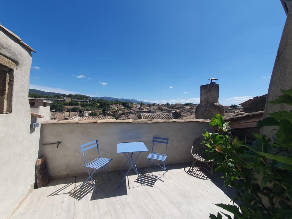 Patio, Day, Natural landscape, View (from property/room), Balcony/Terrace, Dining area, Mountain view