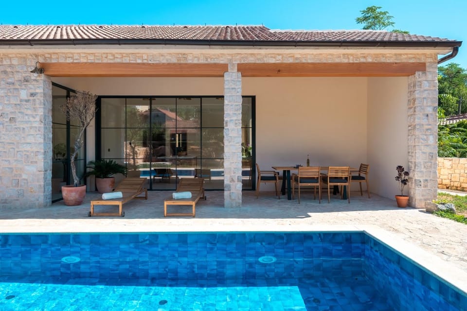 Property building, Day, Dining area, Pool view, Swimming pool, sunbed