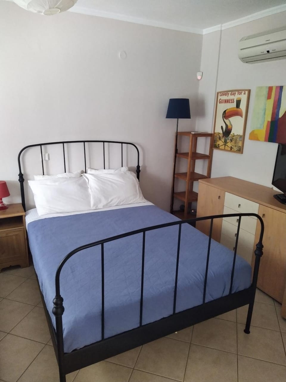 Bed, Photo of the whole room, Bedroom, air conditioner