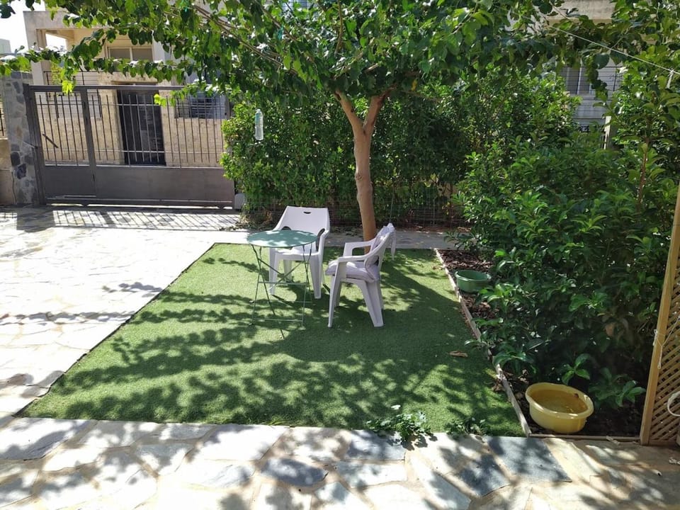 Day, Garden view