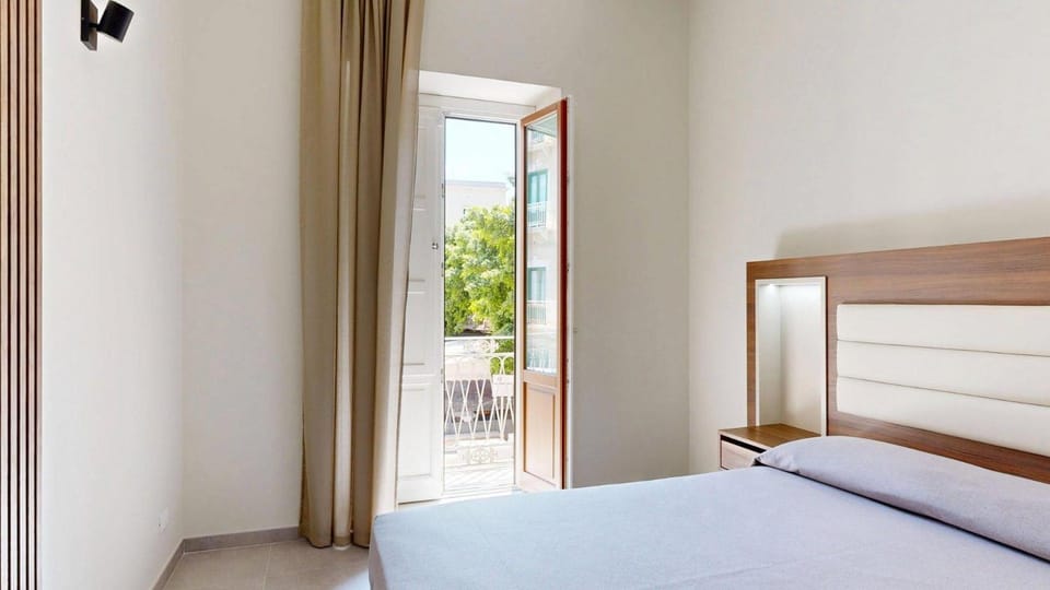View (from property/room), Photo of the whole room, Bedroom, City view