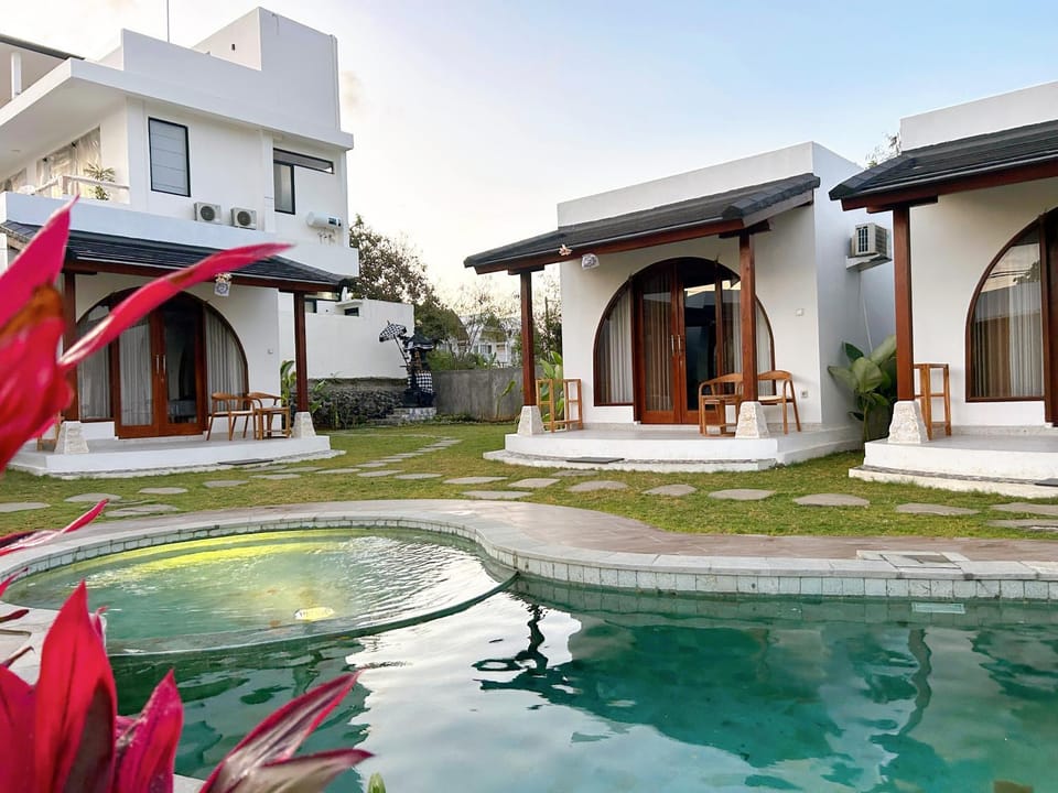 Property building, Pool view
