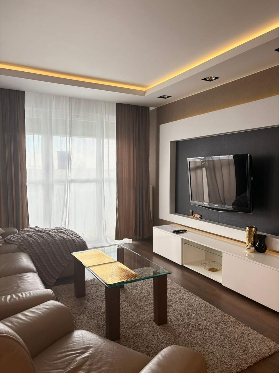 TV and multimedia, Living room, Seating area