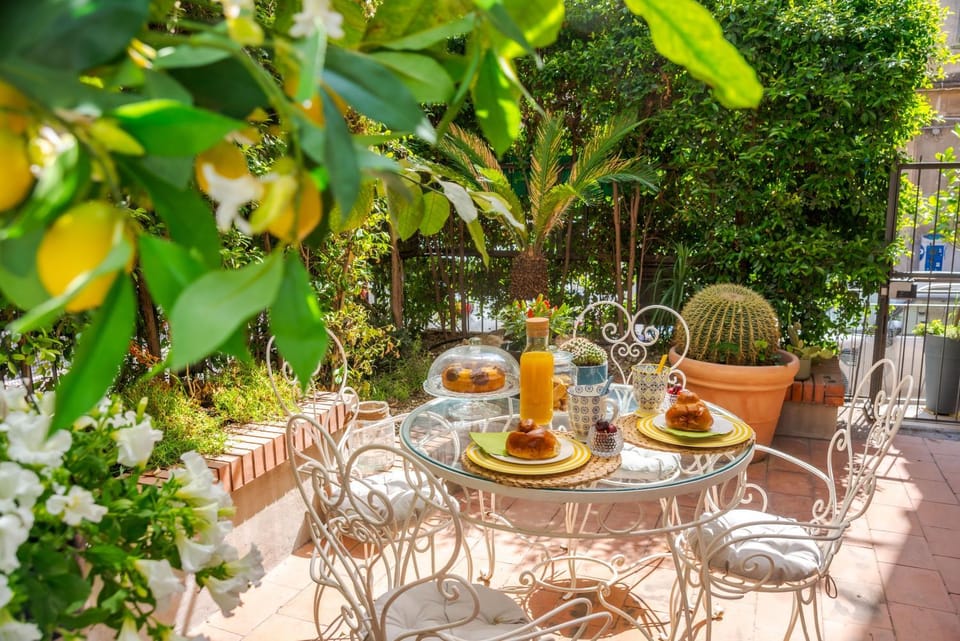 Patio, Spring, Day, View (from property/room), Balcony/Terrace, Food and drinks, Dining area, Food, Garden view