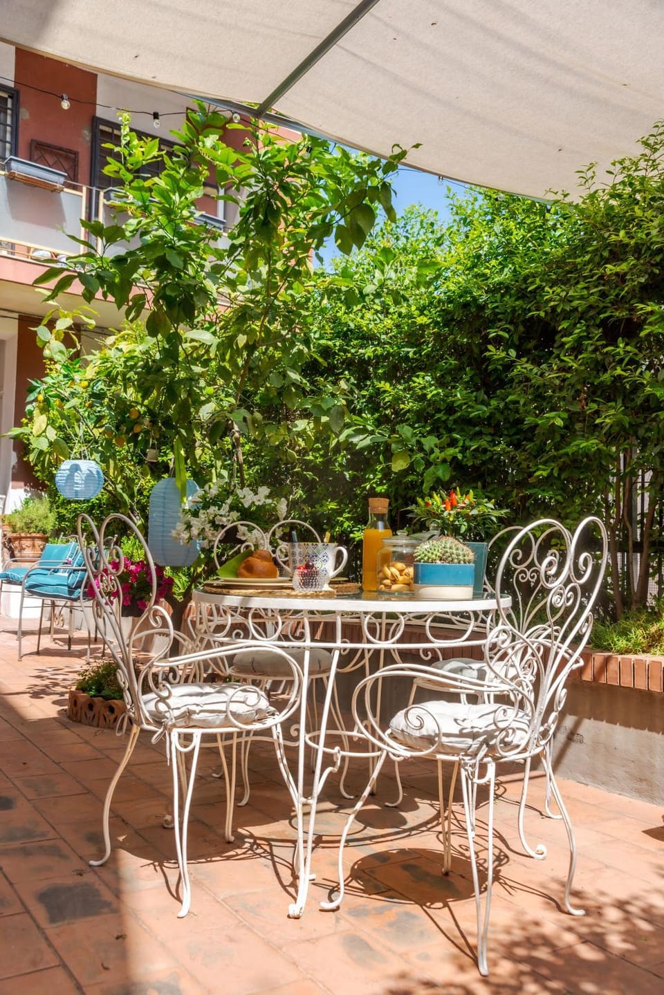 Patio, Day, Balcony/Terrace, Dining area