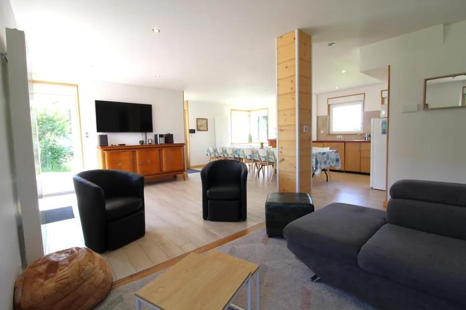 Gîte de groupe Le Clos du Sapin Bleu à Saint-Dié-des-Vosges, Nature&Convivialité House in Vosges