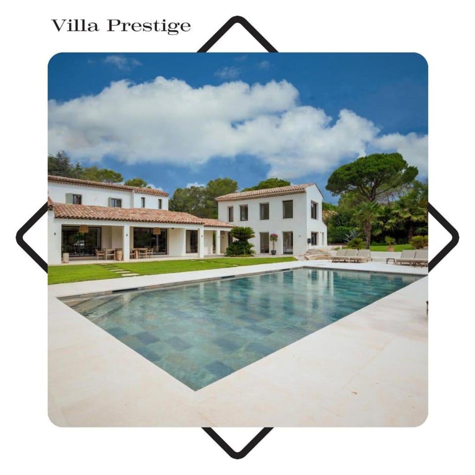 Property building, Day, Floor plan, Pool view, Swimming pool, sunbed