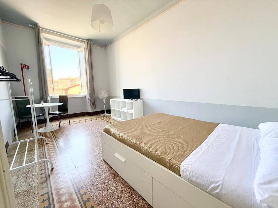 Free Parking 5 minutes from the station Apartment in La Spezia
