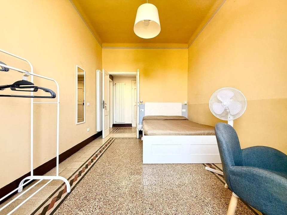 Free Parking 5 minutes from the station Apartment in La Spezia