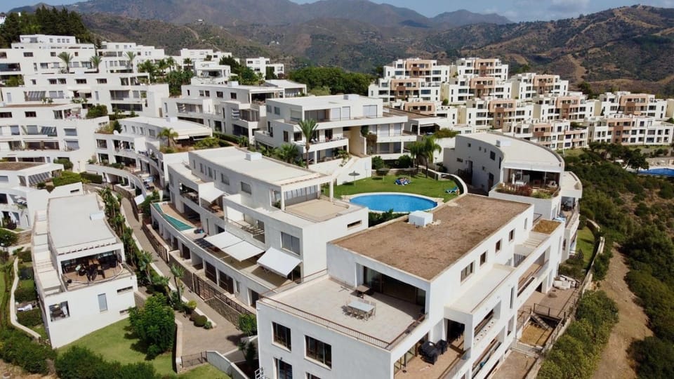 Property building, Swimming pool