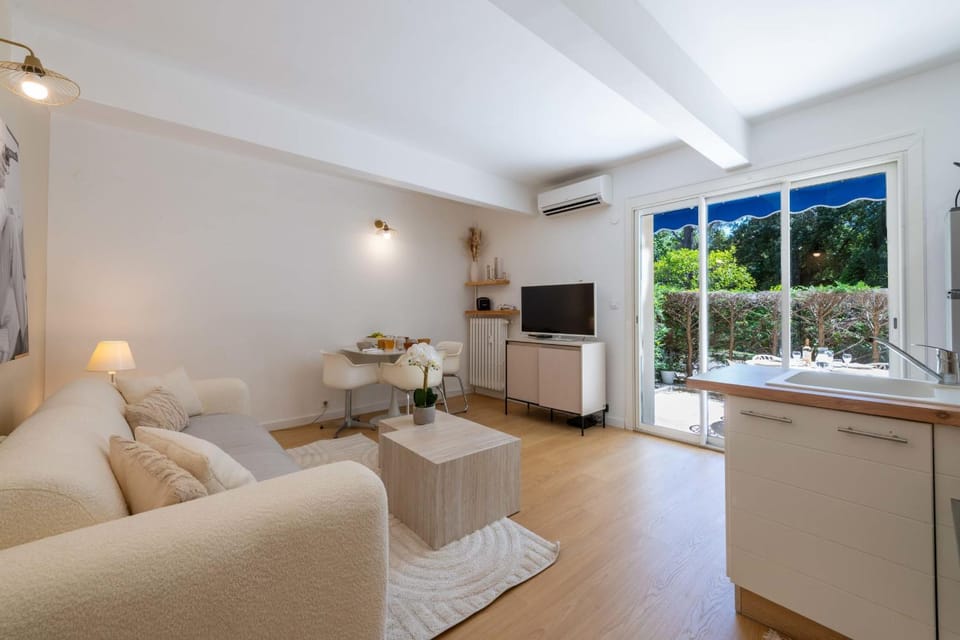 Communal lounge/ TV room, TV and multimedia