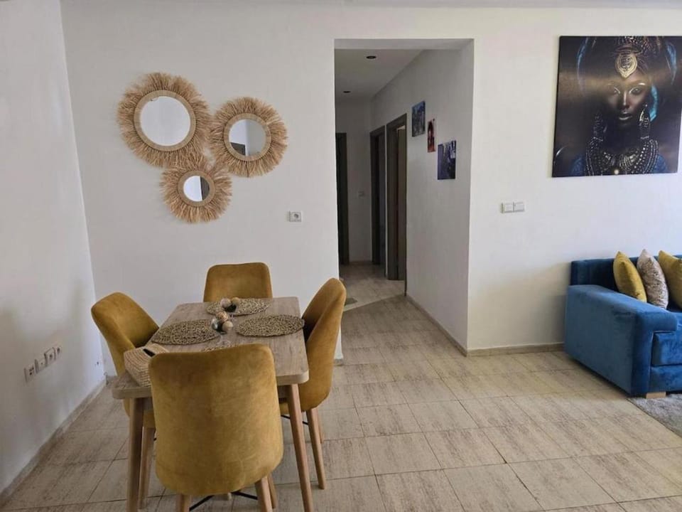 Living room, Dining area