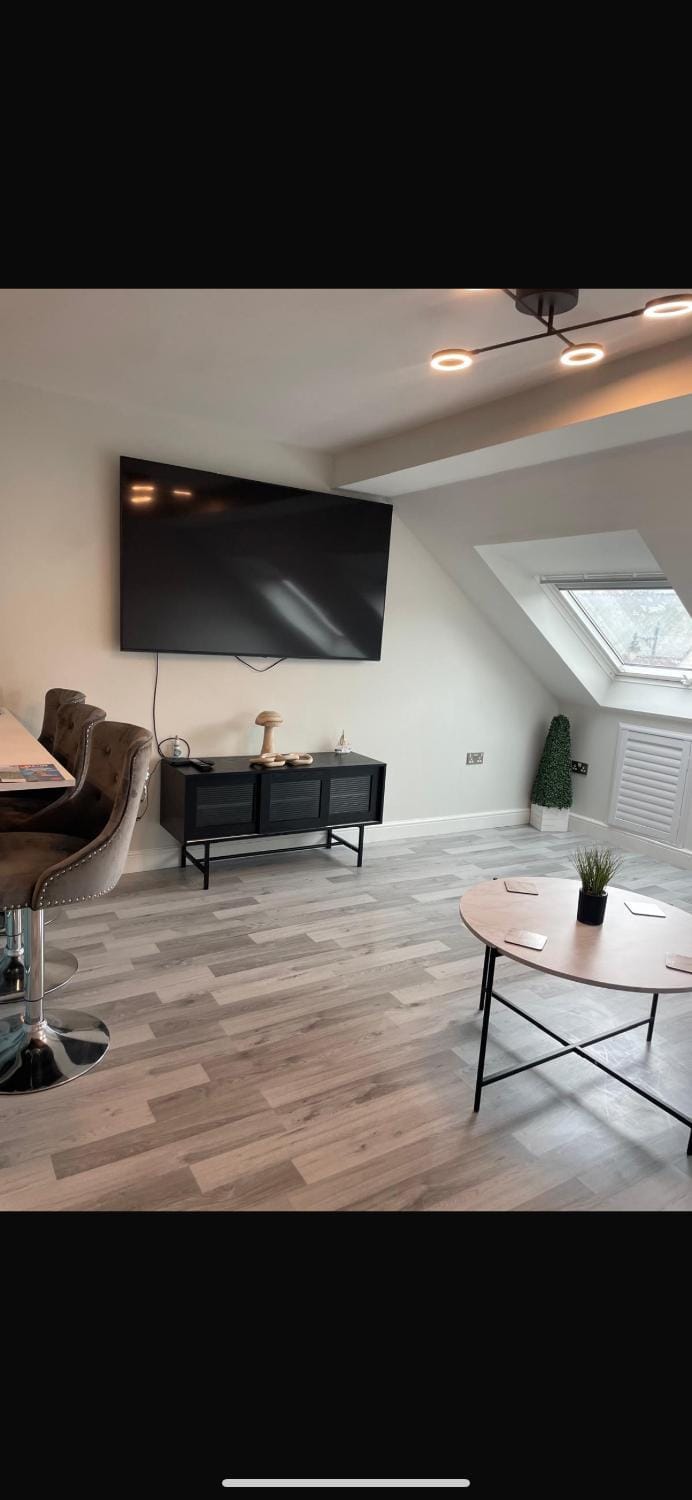 Lavish Filey Town Centre Apartment SKY 70inch TV Sleeps Up to 4 GREAT LOCATION Apartment in Filey