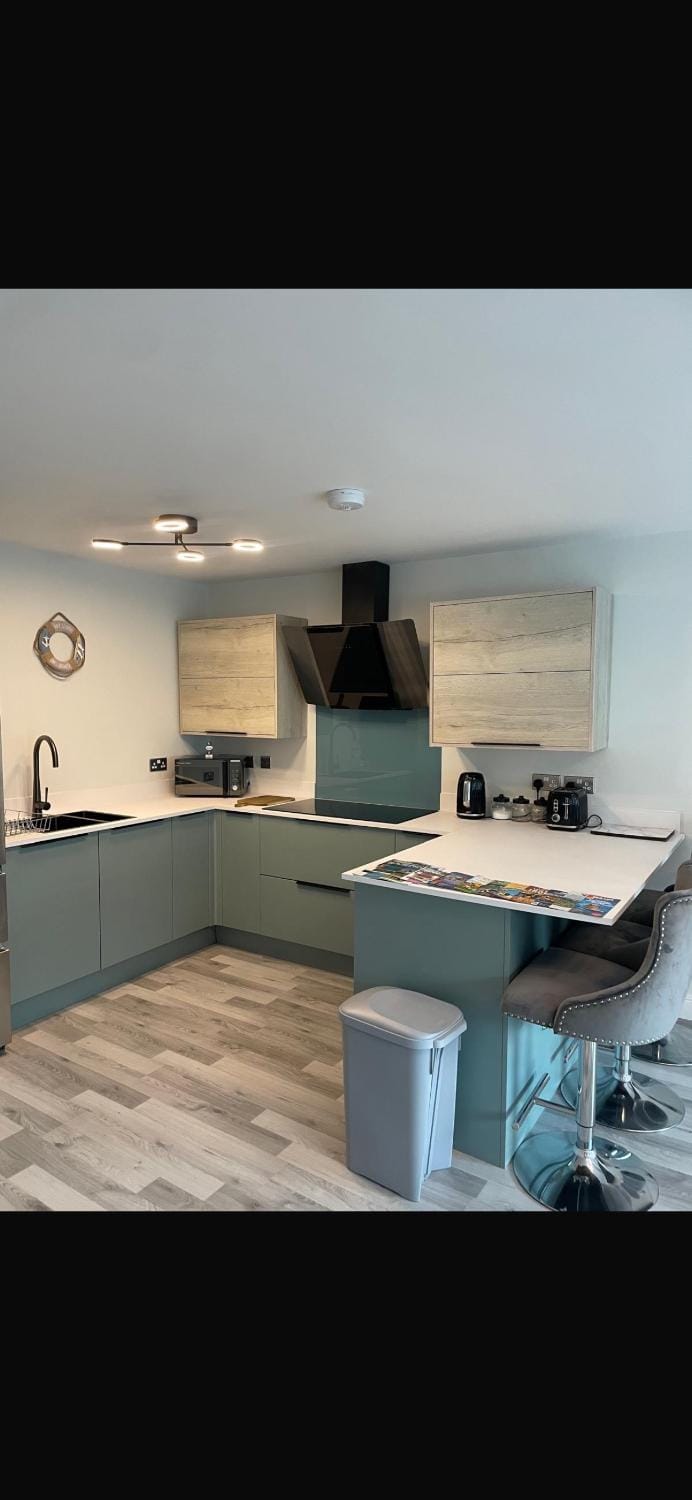 Lavish Filey Town Centre Apartment SKY 70inch TV Sleeps Up to 4 GREAT LOCATION Apartment in Filey