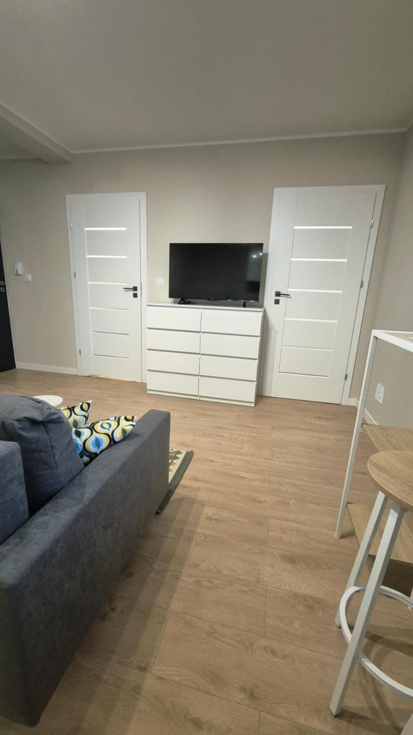 Communal lounge/ TV room, TV and multimedia, Living room, Seating area, Evening entertainment