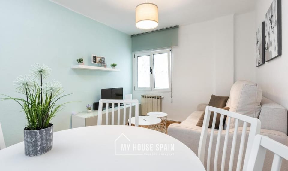 MyHouseSpain - Cómodo y tranquilo piso con parking Apartment in Oviedo