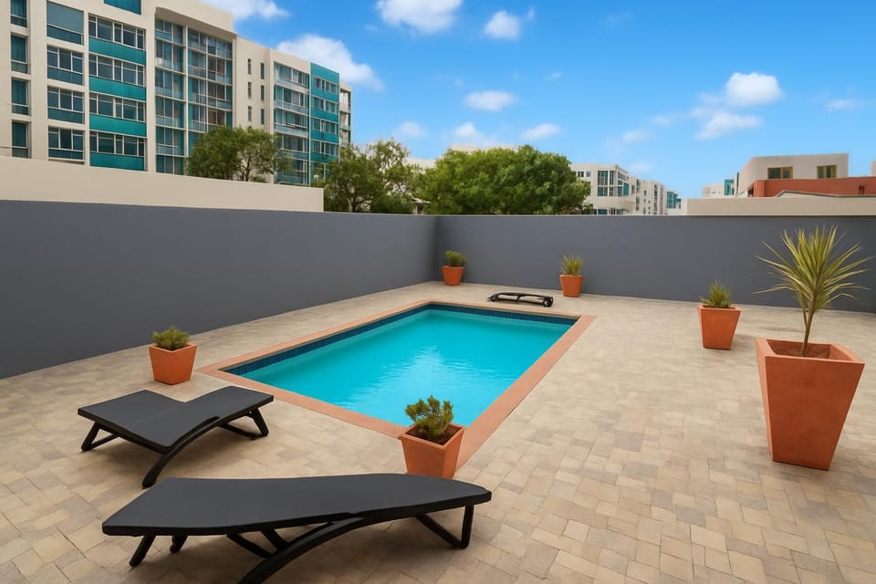 Swimming pool