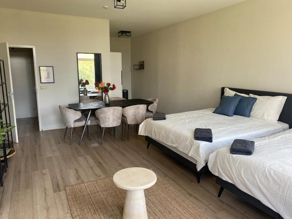 Cozy and best location! 6 person Apartment in Rotterdam