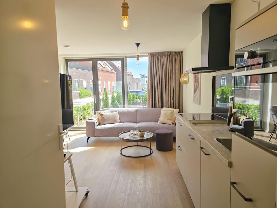 Seating area, kitchen