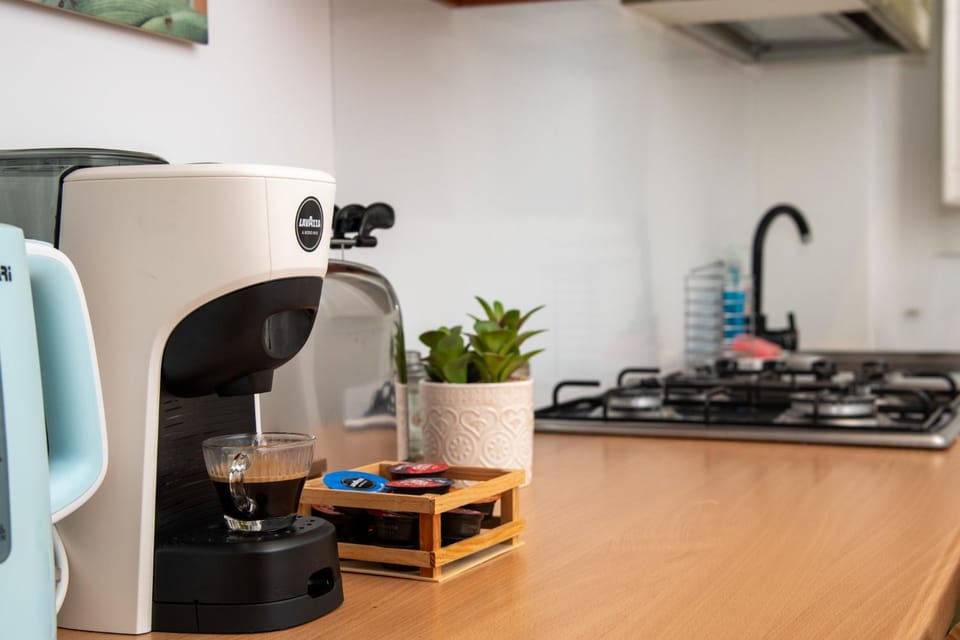 Coffee/tea facilities, toaster
