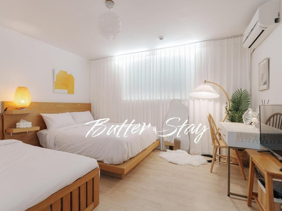 Bed, Bedroom, internet, air conditioner