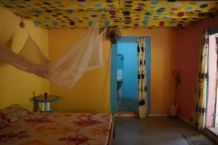 Bed, Bedroom