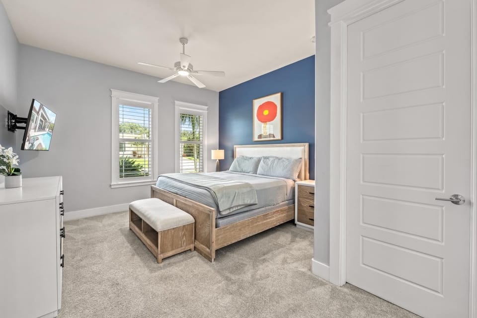 Bed, TV and multimedia, Photo of the whole room, Bedroom, wardrobe
