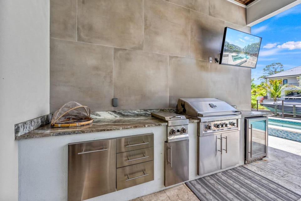 Day, BBQ facilities, Kitchen or kitchenette, Pool view, Swimming pool, minibar