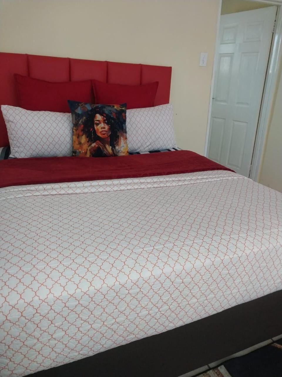 Bed, Photo of the whole room, Bedroom