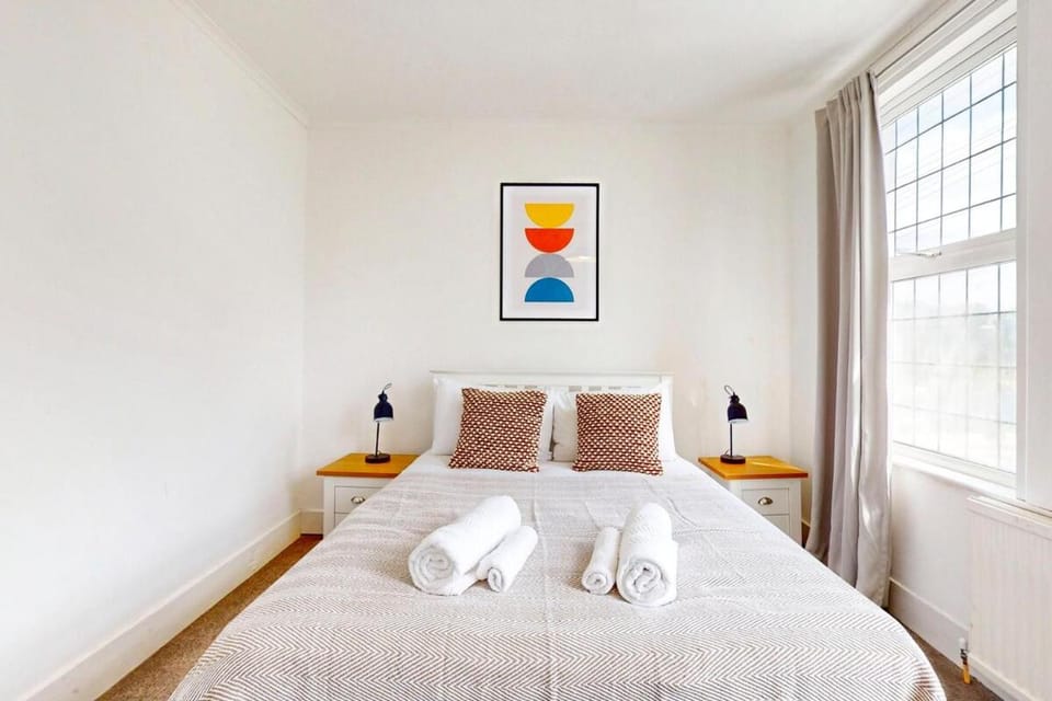 Bright 3Bed House 10Min to Meridian Water Station House in London