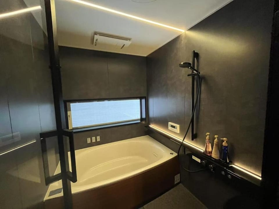 Bathroom, Bath