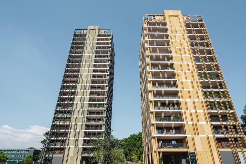 Park Towers 15 - Design - Large Terrace - AC Apartment in Milan