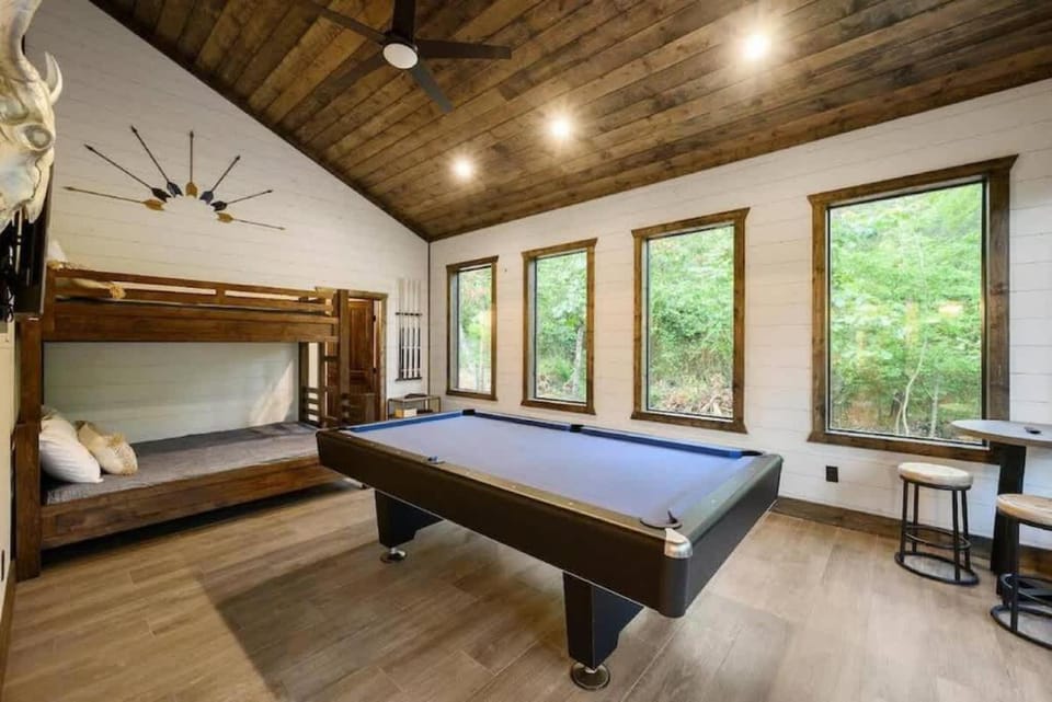Brookhaven - Hot Tub House in Oklahoma