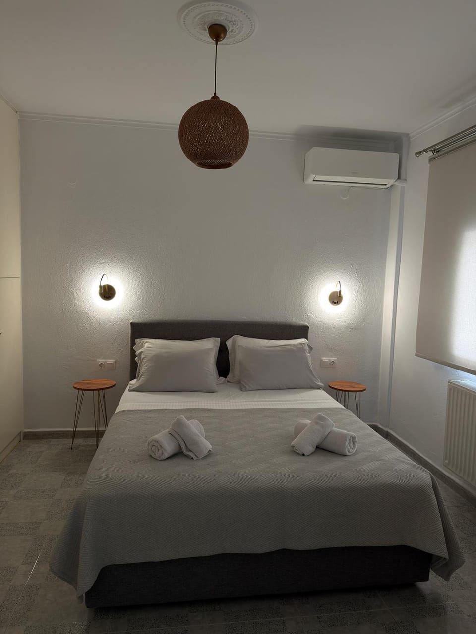 Bed, Bedroom, air conditioner