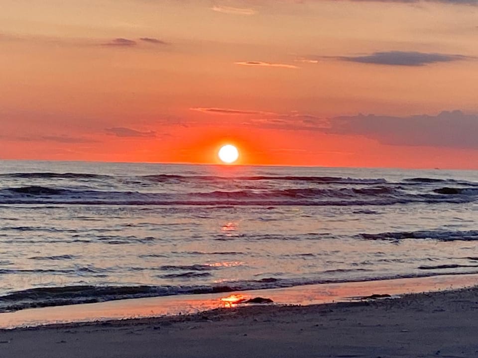 Nearby landmark, Natural landscape, Beach, Sunrise, Sunset