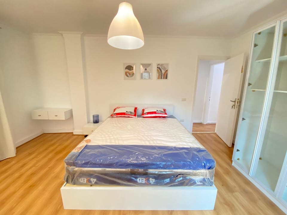 Bed, Photo of the whole room, Bedroom, wardrobe