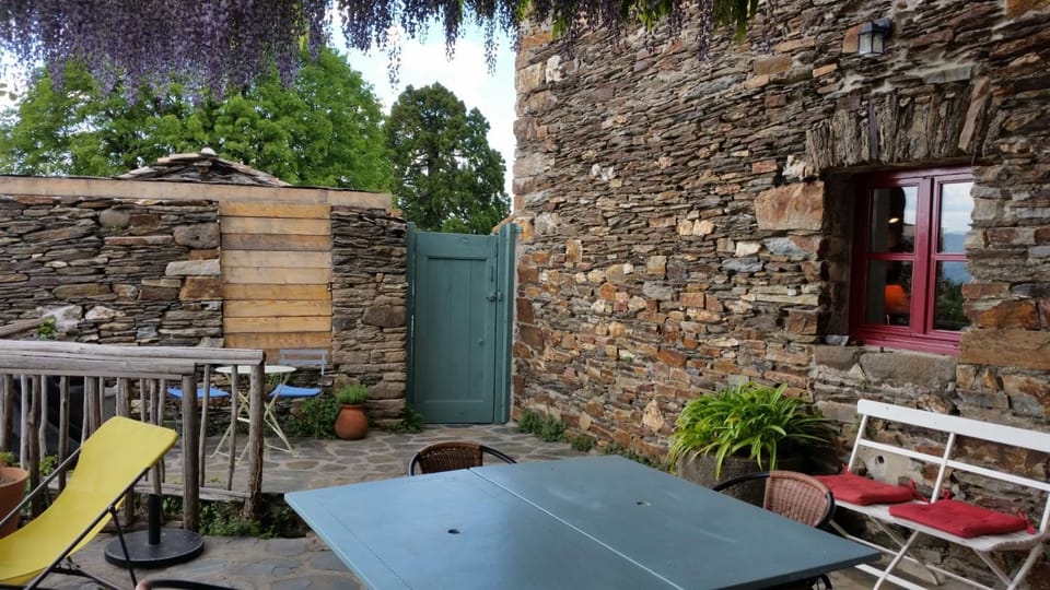 Property building, Patio, Spring, Day, Garden, Dining area
