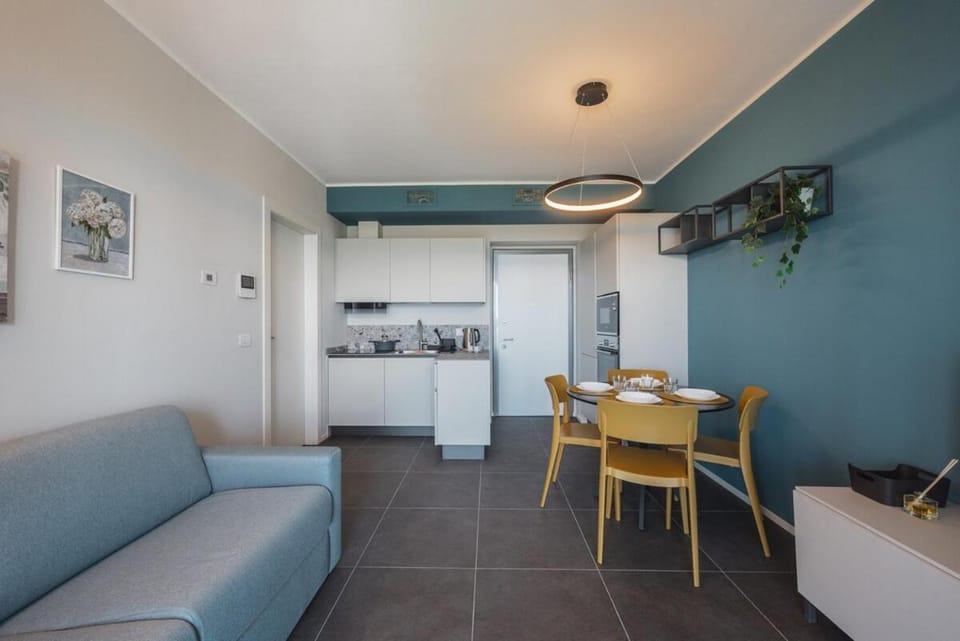 Park Towers 17 - Apt Design - Large Terrace - AC Apartment in Milan
