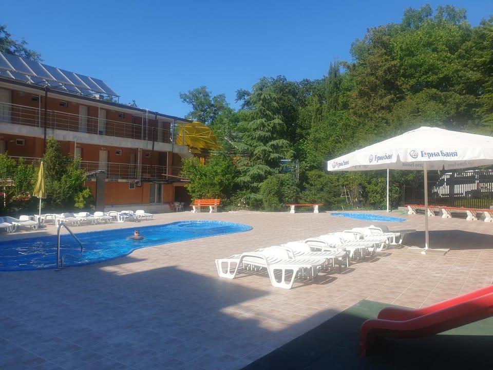 Swimming pool, Swimming pool
