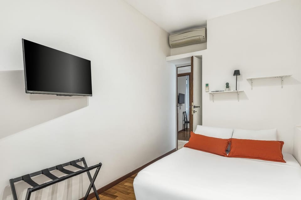 Bed, Bedroom, air conditioner