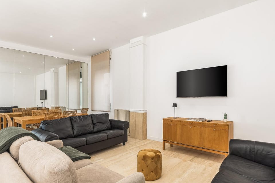 TV and multimedia, Living room, Dining area