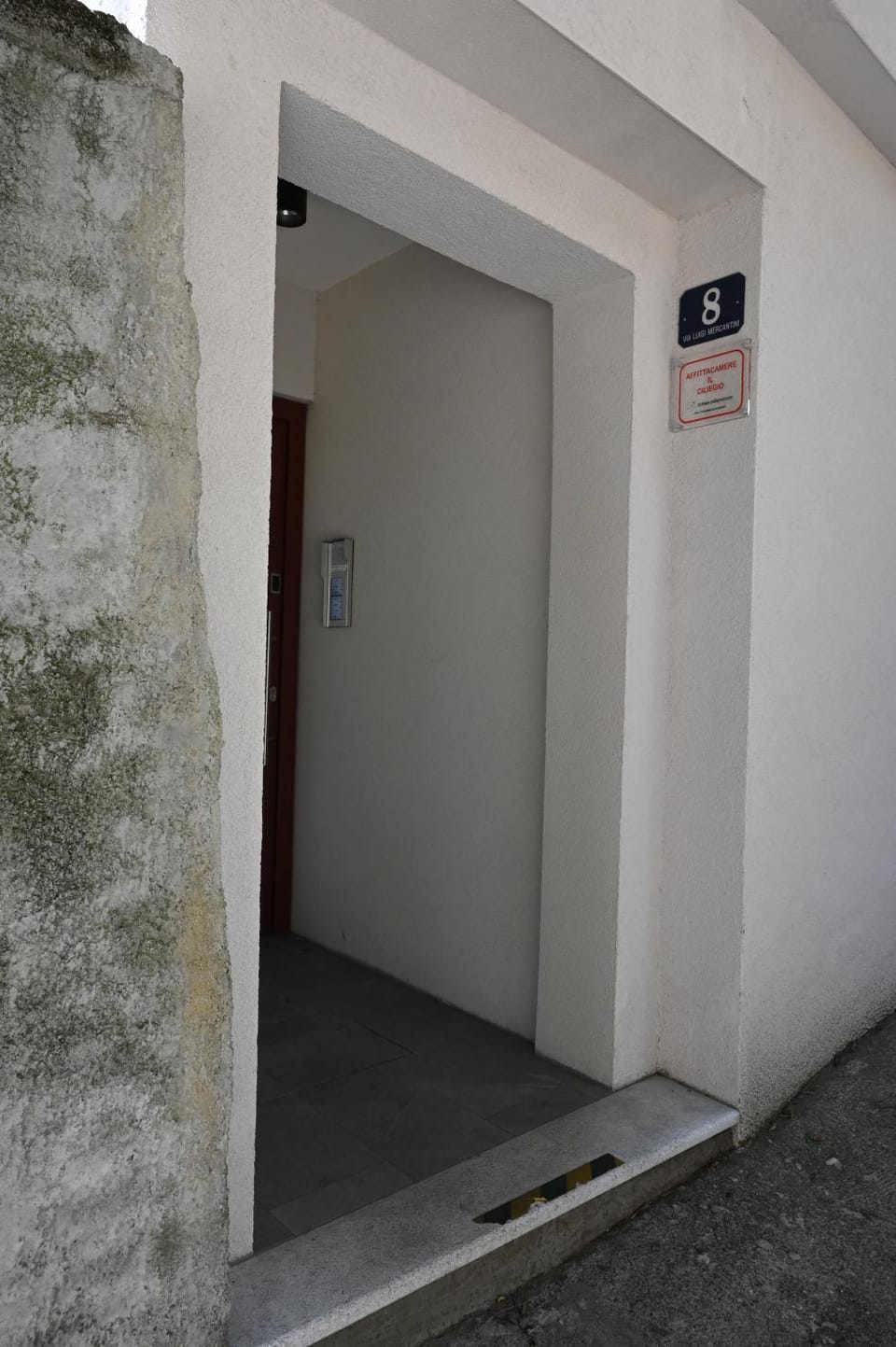 Facade/entrance