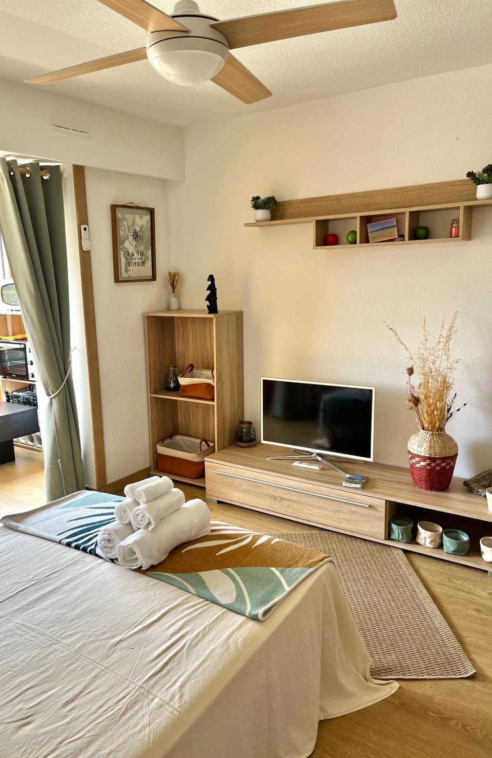 Communal lounge/ TV room, Living room, Photo of the whole room